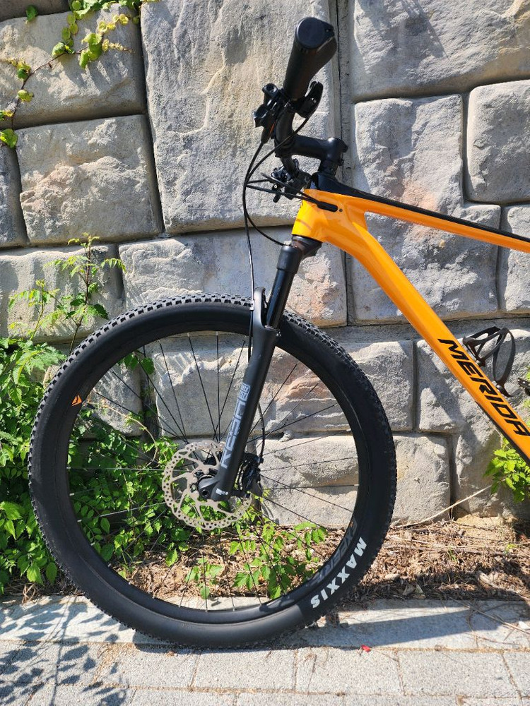 메리다 빅나인 5000 카본 MTB 판매합니다. 이미지