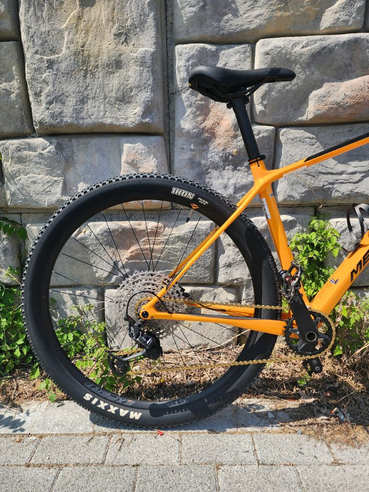 메리다 빅나인 5000 카본 MTB 판매합니다. 이미지