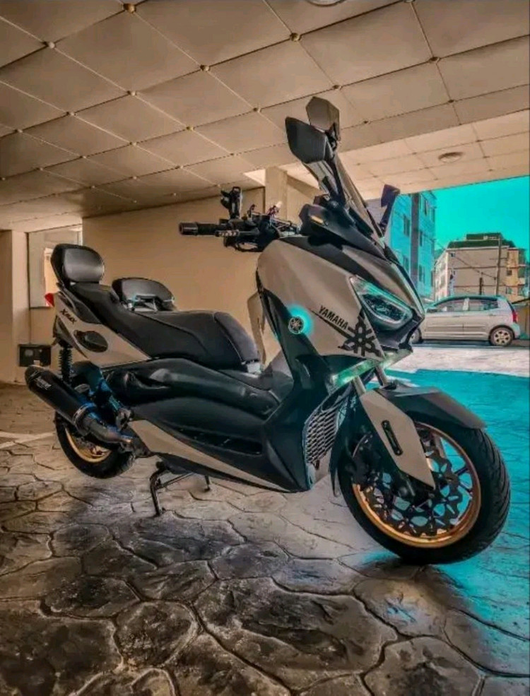 YAMAHA XMAX 300 ABS 22년식 판매합니다. 이미지