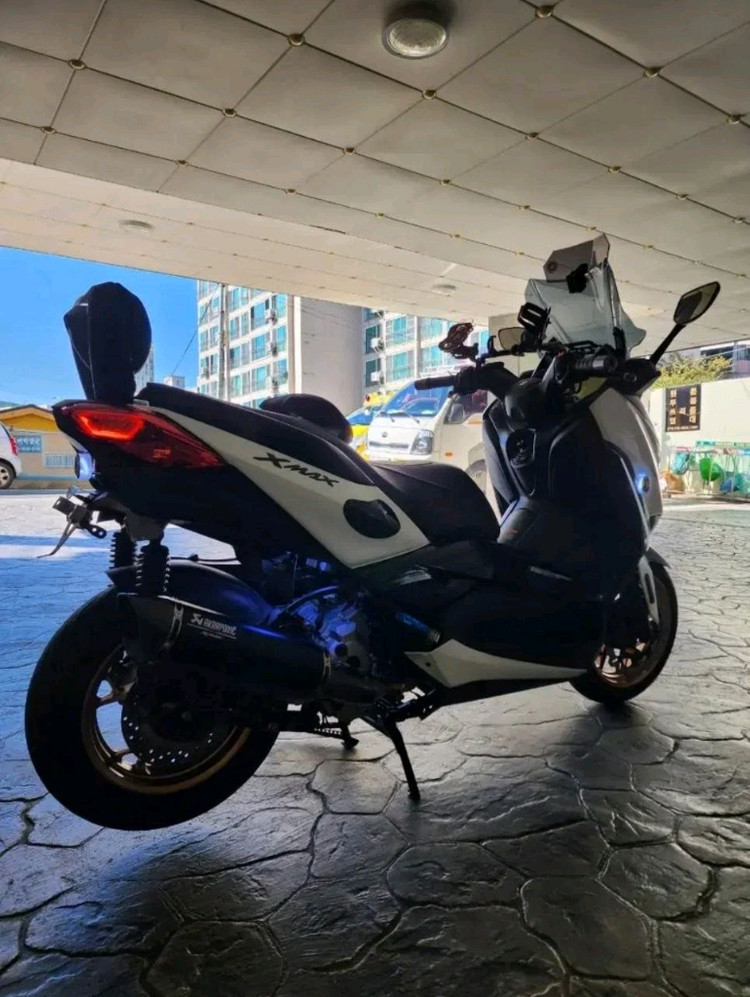 YAMAHA XMAX 300 ABS 22년식 판매합니다. 이미지