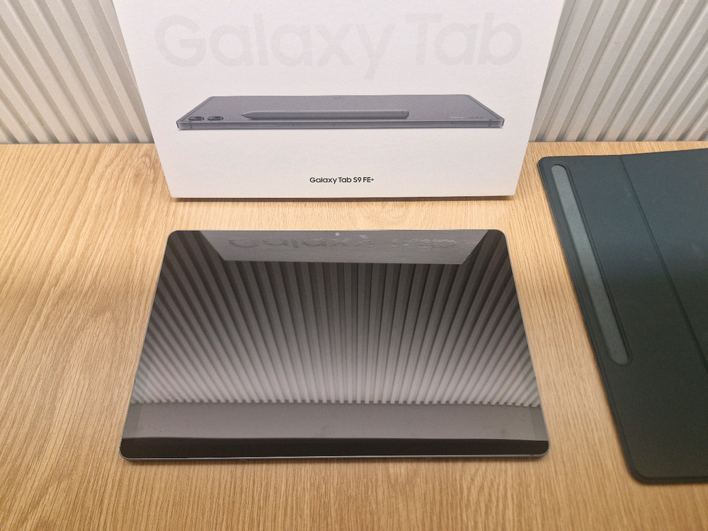 갤럭시 탭 S9FE+ 플러스 128GB WiFi (S펜, 케이스 포함) 이미지