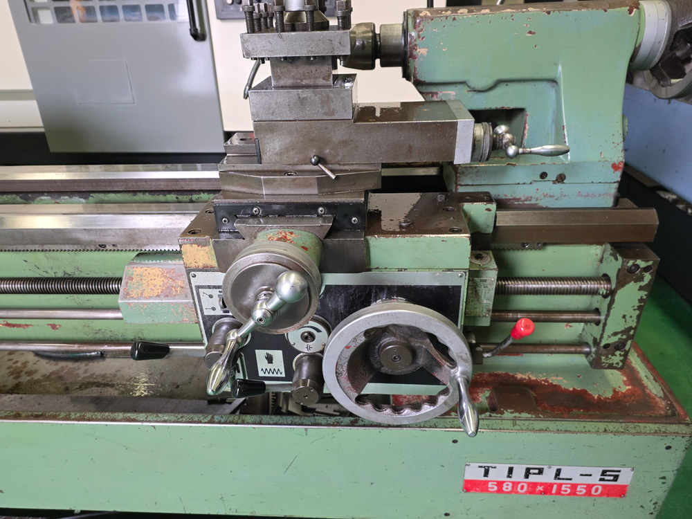 통일중공업 범용 8자 선반 TIPL-5 (580-1500) 이미지