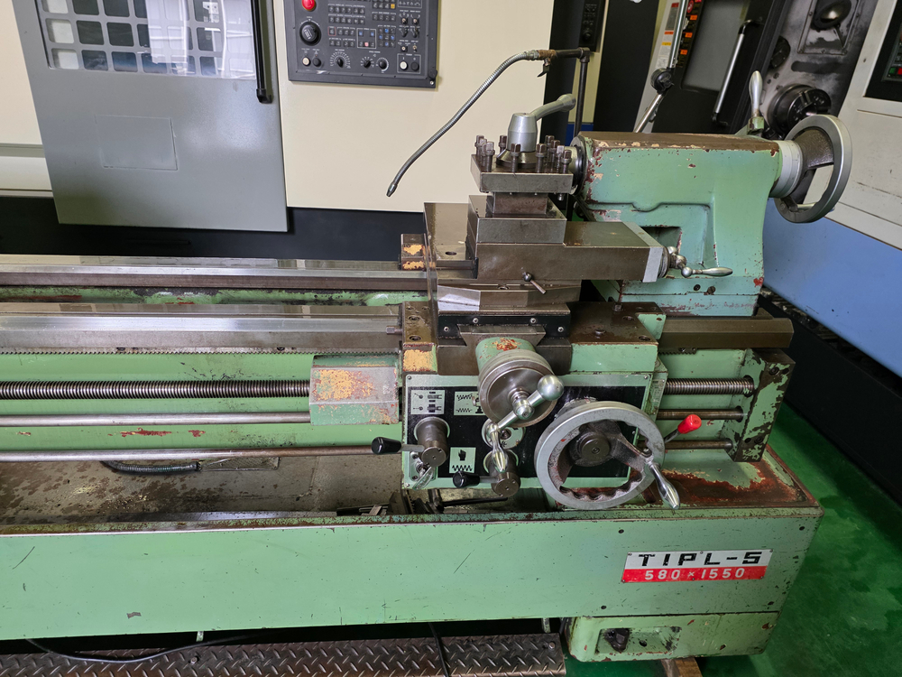 통일중공업 범용 8자 선반 TIPL-5 (580-1500) 이미지