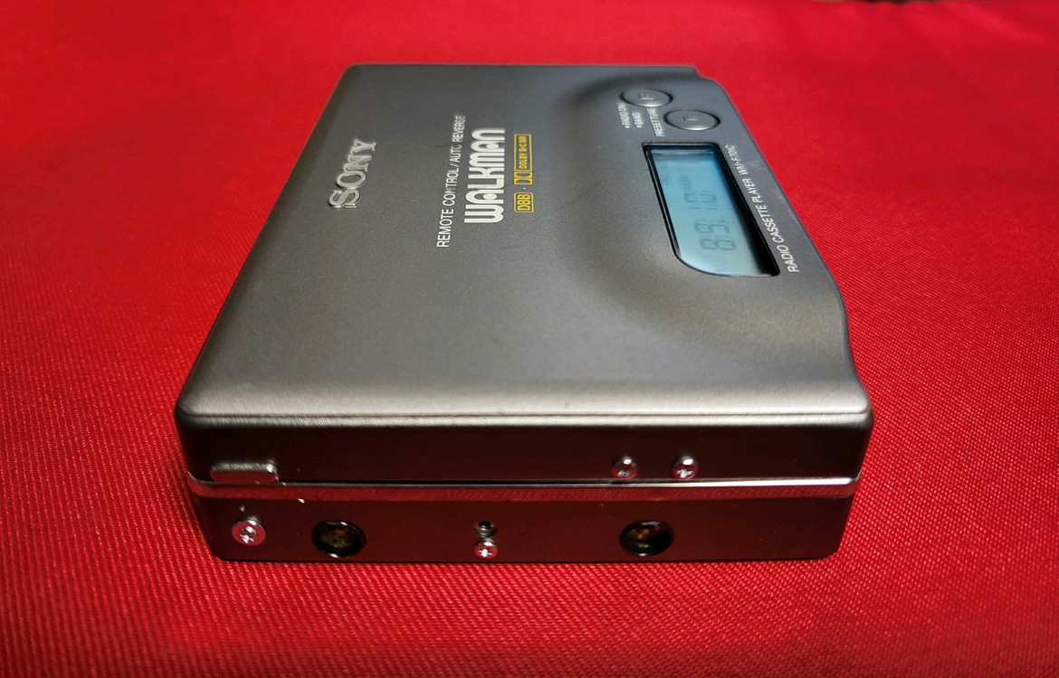 소니워크맨 WM-F701C 정크기기 이미지