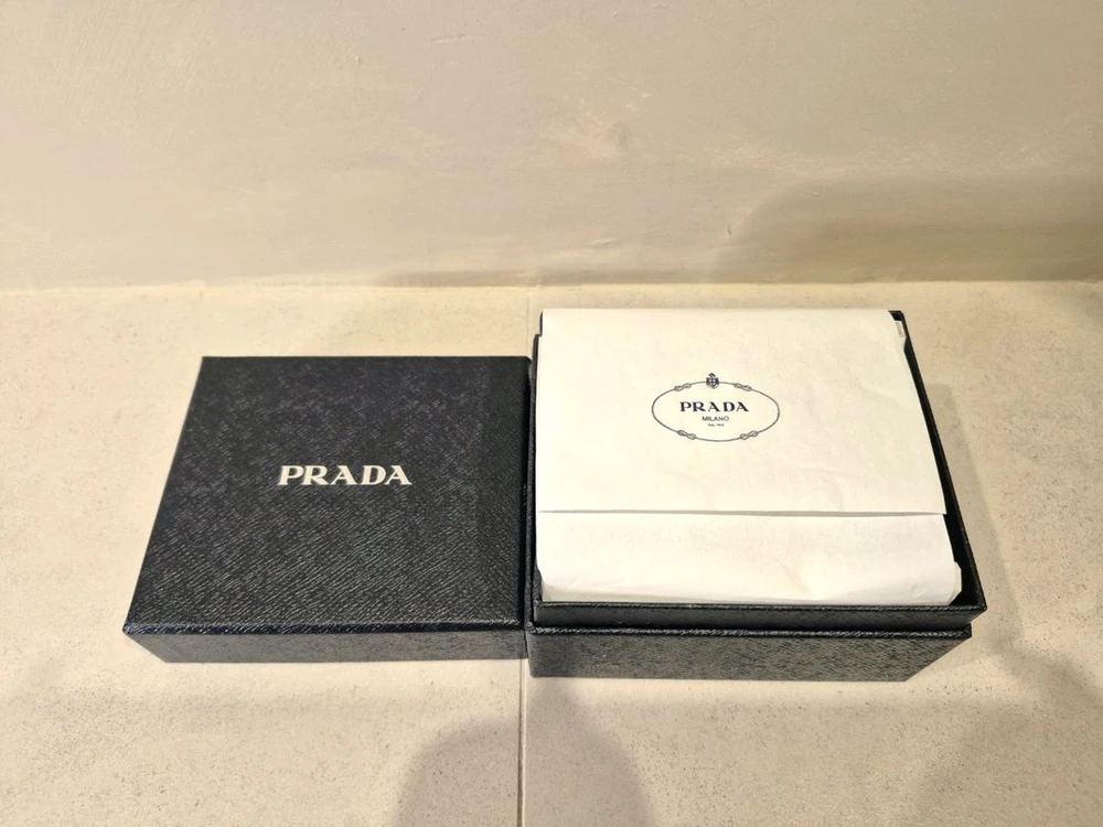 프라다 사피아노 가죽 주얼리 뷰티 케이스 가방 새상품 판매합니다 이미지