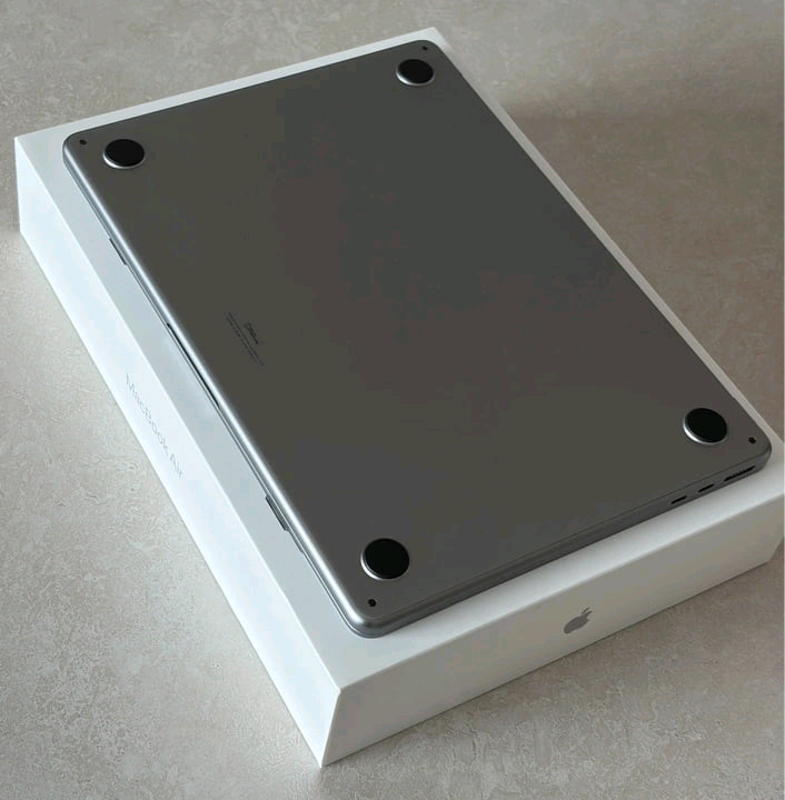 맥북 에어 M2 16GB / 256GB 이미지