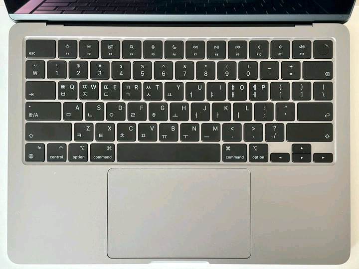 맥북 에어 M2 16GB / 256GB 이미지