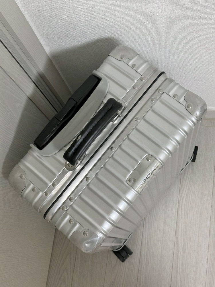 리모와캐리어 클래식 캐빈 실버 (기내용) 이미지