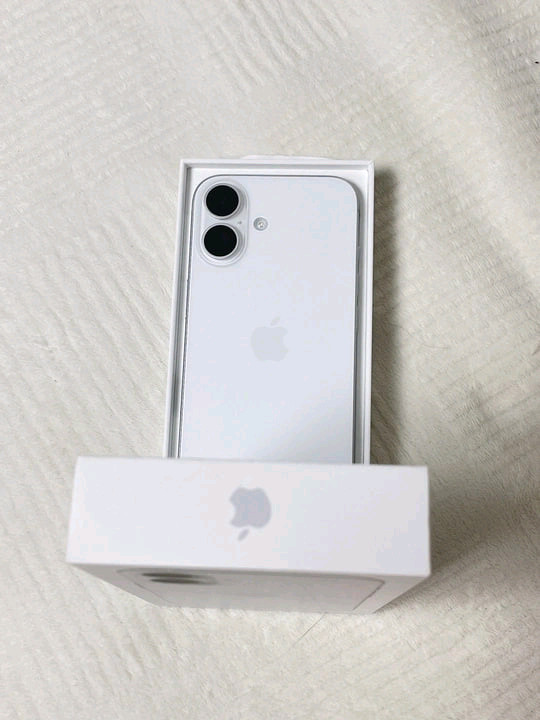 <단순개봉> 애플 아이폰 16화이트 256GB 풀박스 이미지