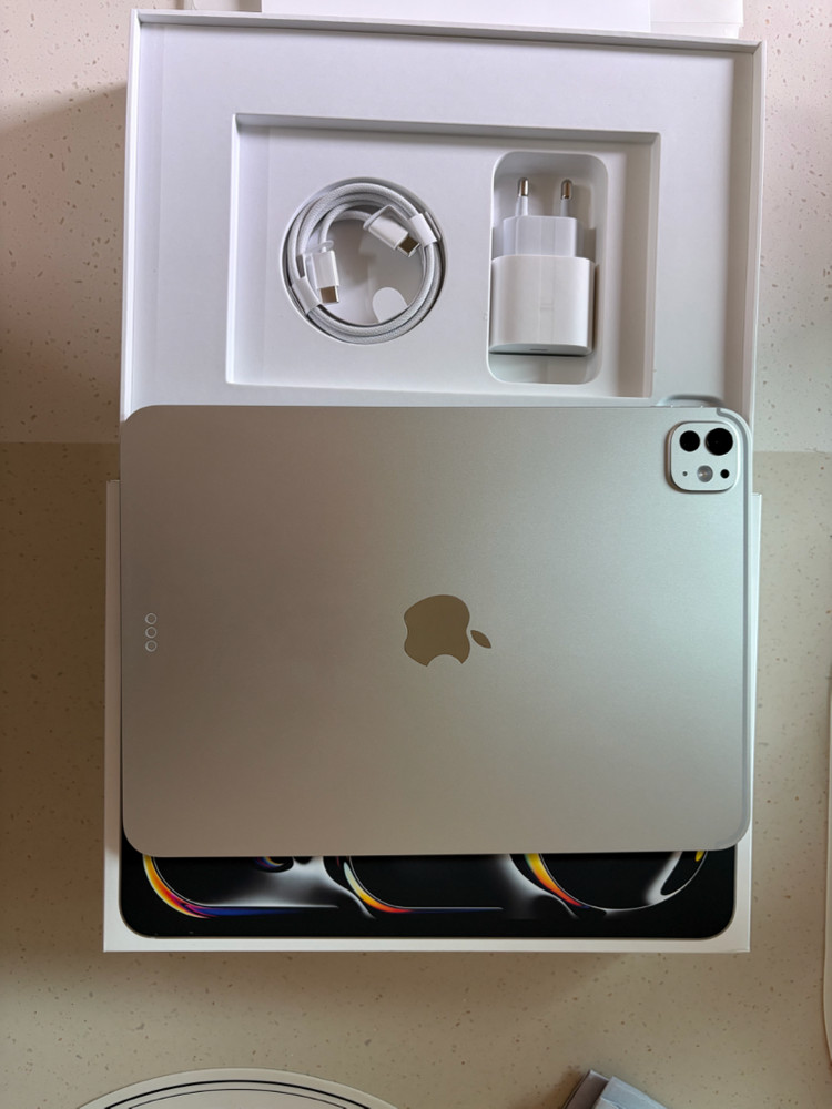 아이패드 프로 M5 11인치 256GB 이미지