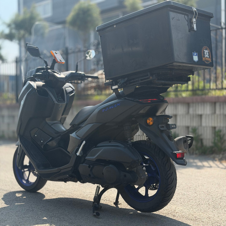 야마하 nmax125 25년식 3만km 배달셋팅스쿠터 저렴하게 판매합니다 이미지