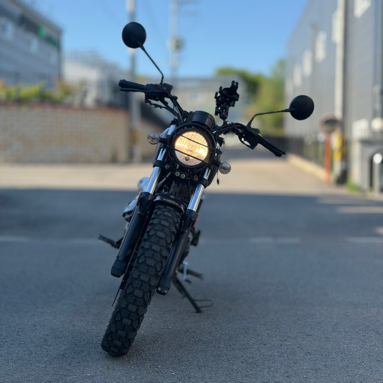 부캐너125 22년식 8천km 깍두기 타이어 입문용 저렴하게 판매합니다 이미지