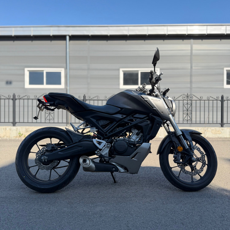 혼다 cb125r 18년식 1만6천km 입문용 바이크 저렴하게 판매합니다 이미지