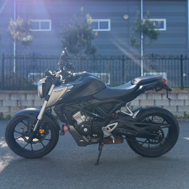 혼다 cb125r 18년식 1만6천km 입문용 바이크 저렴하게 판매합니다 이미지