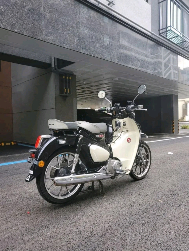 20년식 슈퍼커브c125 블랙 판매합니다. 이미지