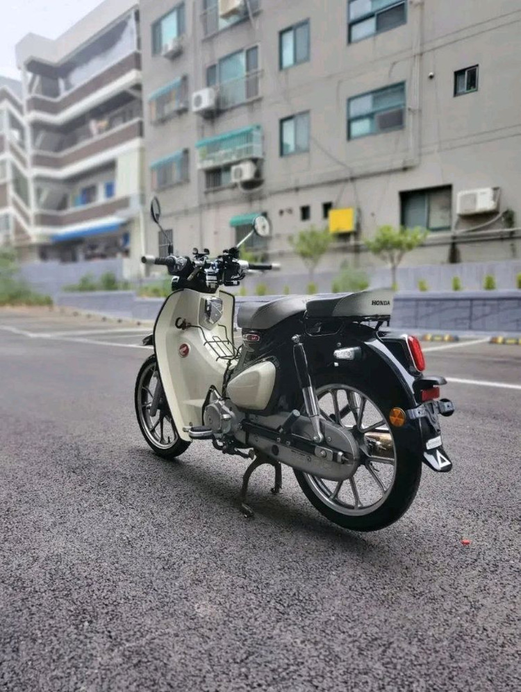 20년식 슈퍼커브c125 블랙 판매합니다. 이미지