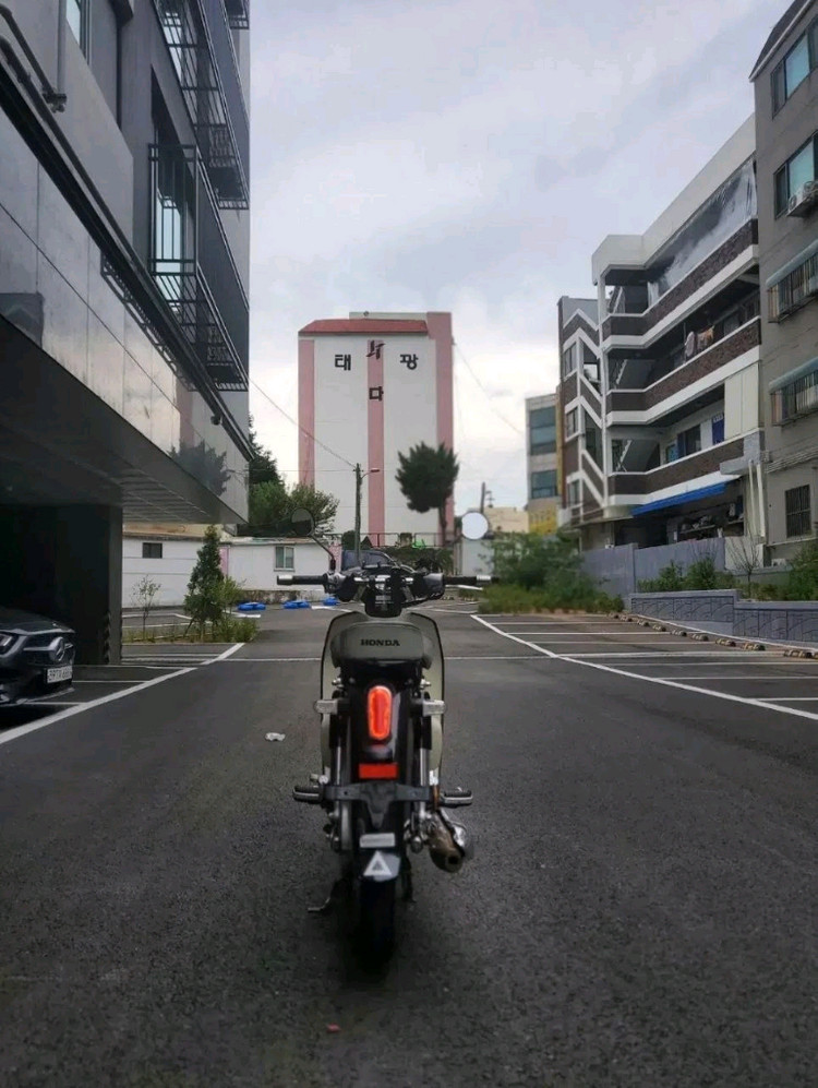 20년식 슈퍼커브c125 블랙 판매합니다. 이미지