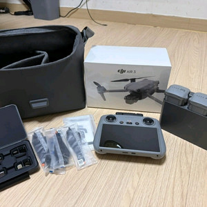 DJI 에어 3 플라이 모어 콤보 드론(기체 미개봉상품) 이미지