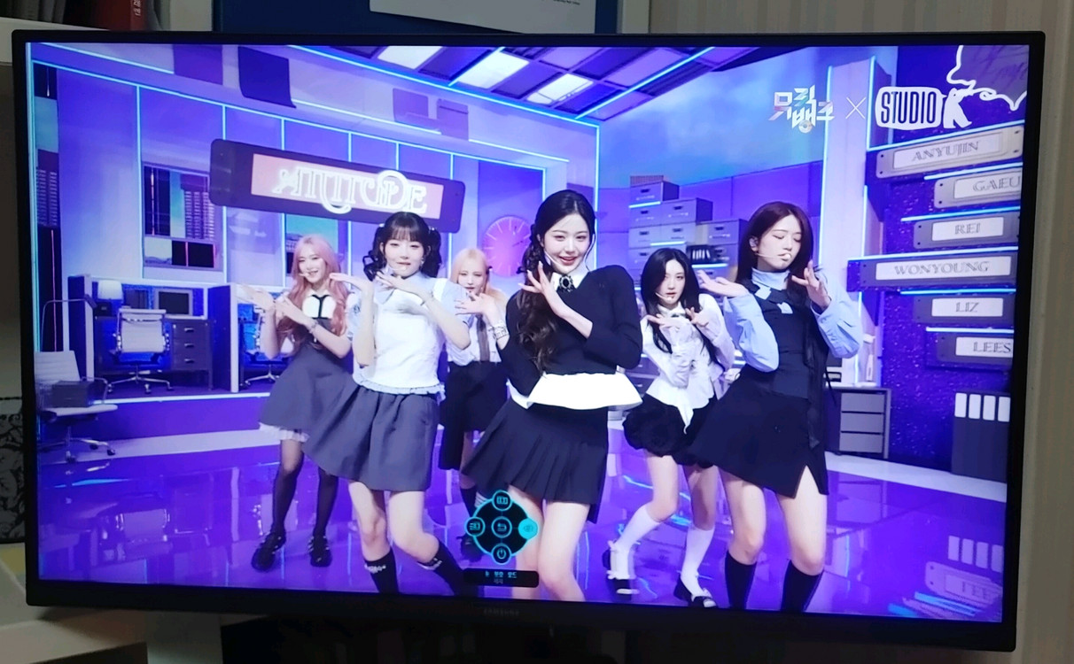 삼성 게이밍 qhd 모니터 27인치 팝니다 ls27fg500 이미지