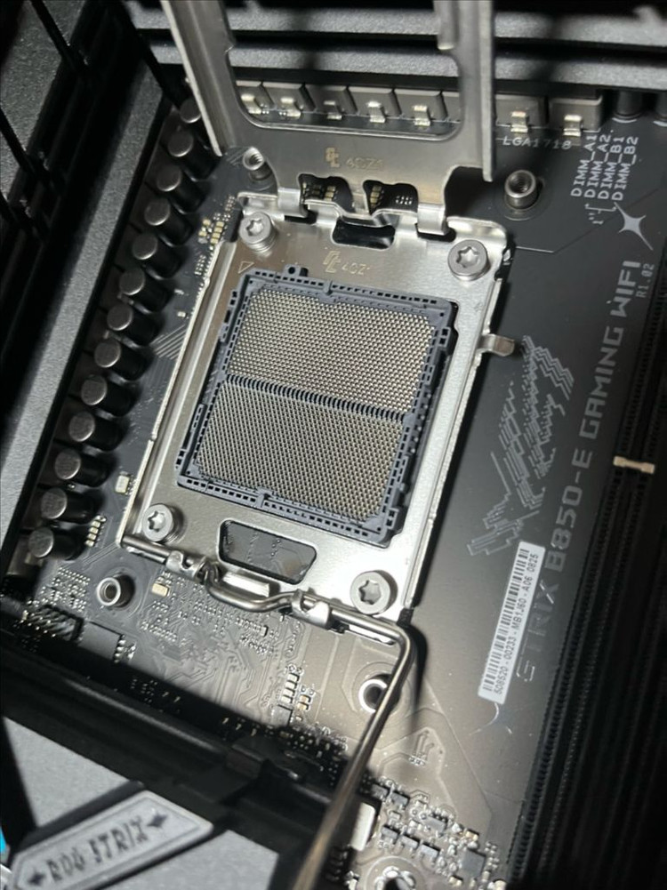 ASUS ROG STRIX B850 E GAMING WIFI 이미지