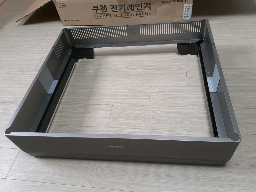 미사용 쿠첸 3구 모두 인덕션과 미개봉 인덕션 보호매트 3장 ㆍ프리스탠딩 거치대. 이미지