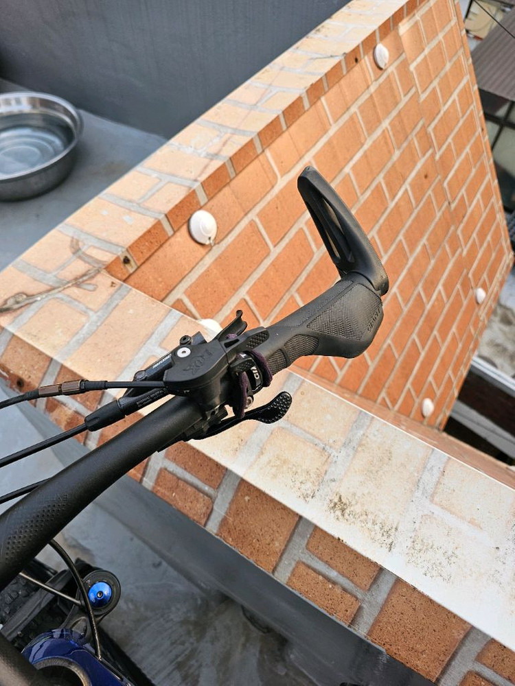 18년 메리다 빅세븐XT 카본 MTB 자전거 (17인치, 27.5휠) 이미지