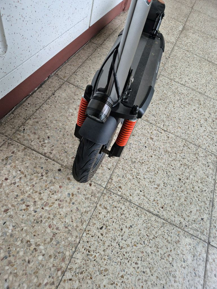 유로휠 fe1000r 전동킥보드 이미지