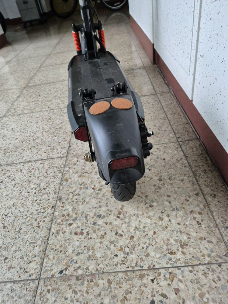 유로휠 fe1000r 전동킥보드 이미지