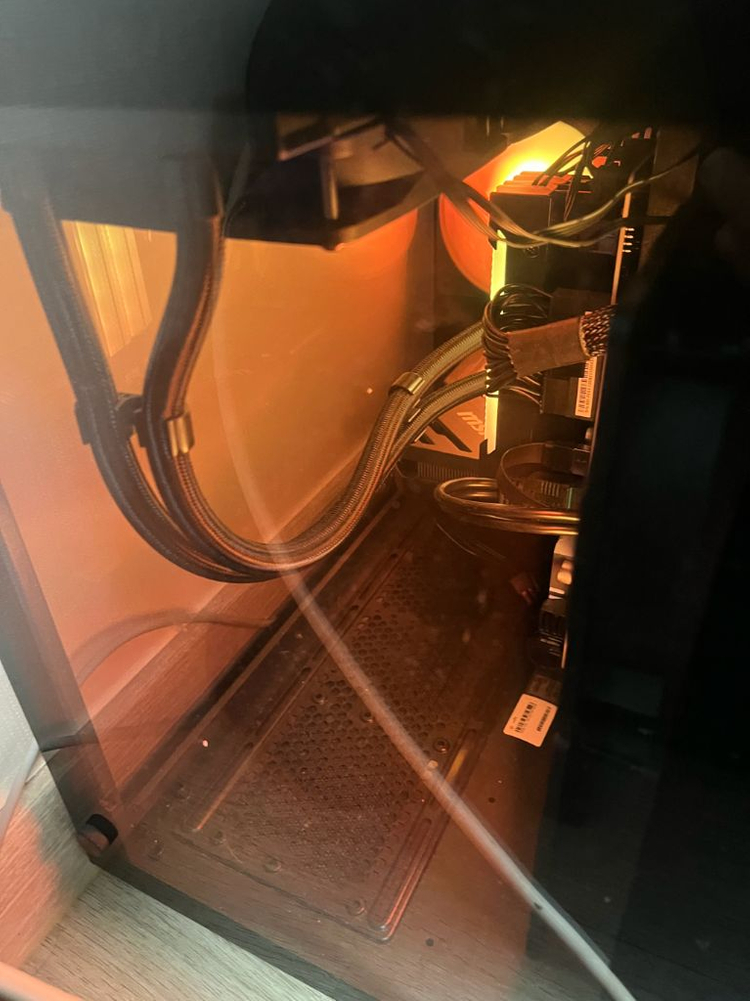 i7-13700F RTX 4060 Ti 64GB RAM 게이밍 PC 이미지