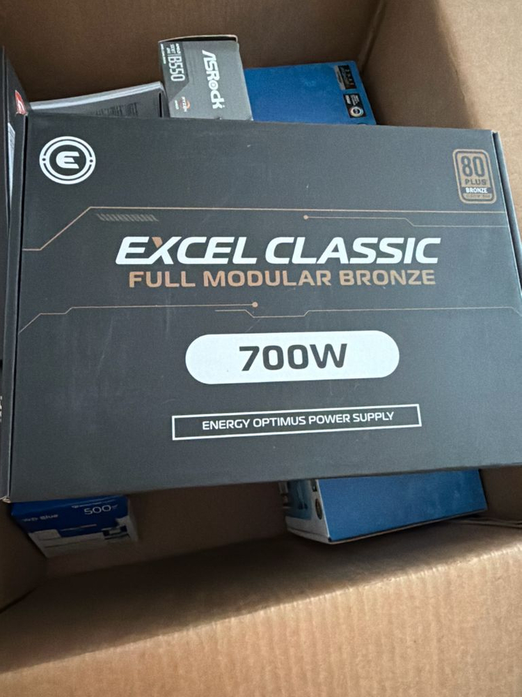 i7-13700F RTX 4060 Ti 64GB RAM 게이밍 PC 이미지
