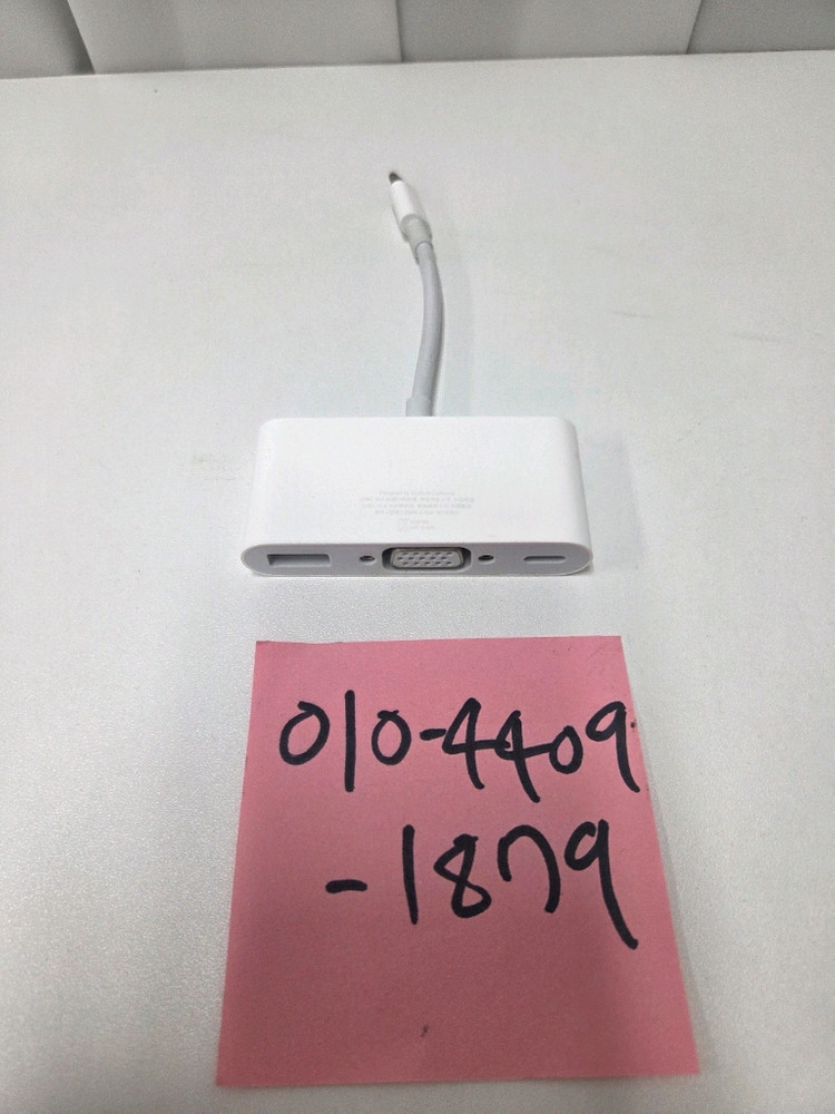 애플 USB-C VGA Multiport Adapter 멀티포트 어댑터 A1620 이미지