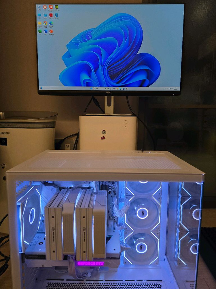 화이트 감성 게이밍 PC (7800X3D, RTX 5060) 본체 팝니다. 이미지