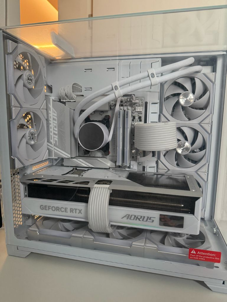 하이엔드 5080+9950x3d 리안리 본체(데스크탑)팝니다 이미지