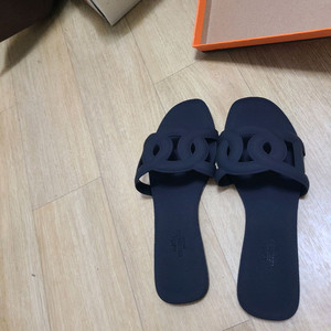 에르메스슬리퍼 알로하245사이즈새거에요새상품 이미지