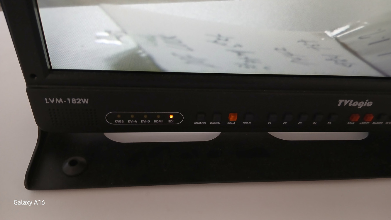 TV LOGIC LVM-182W 이미지