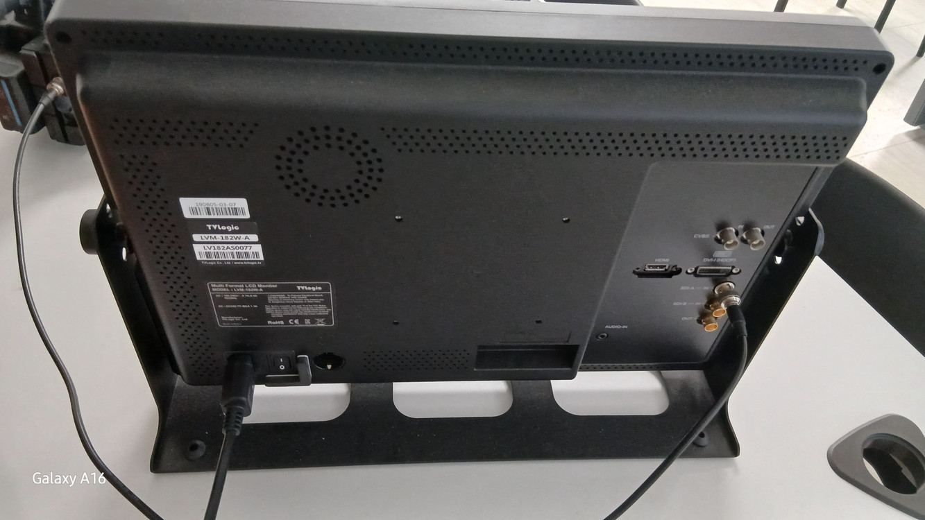TV LOGIC LVM-182W 이미지