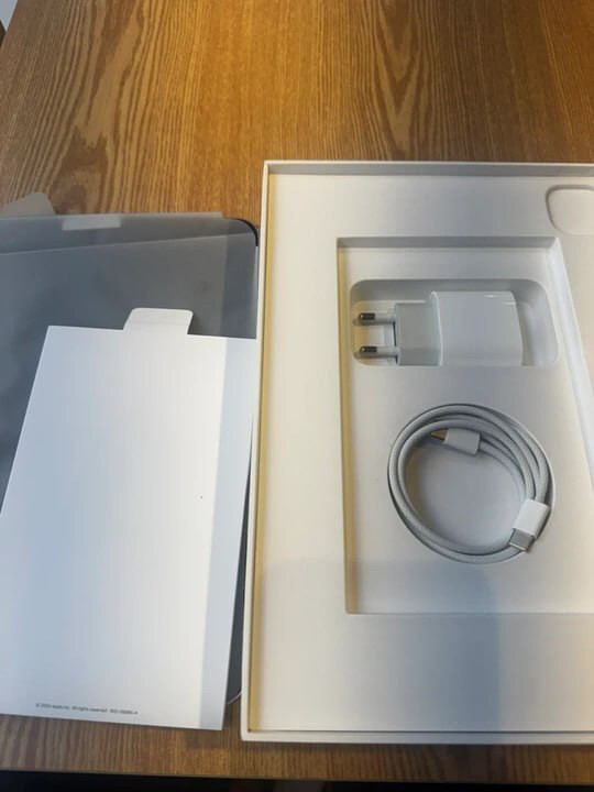아이패드 프로 11 M4 512GB 실사용 3회 판매합니다 이미지
