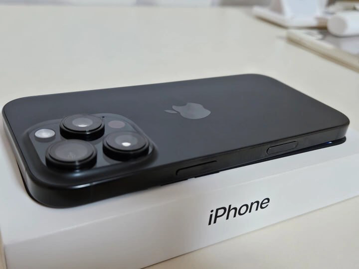 아이폰16프로 블랙 512GB 자급제 이미지