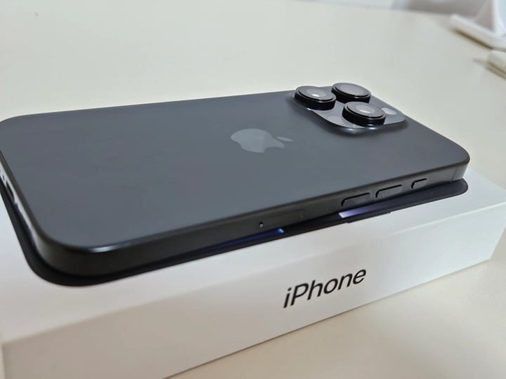아이폰16프로 블랙 512GB 자급제 이미지