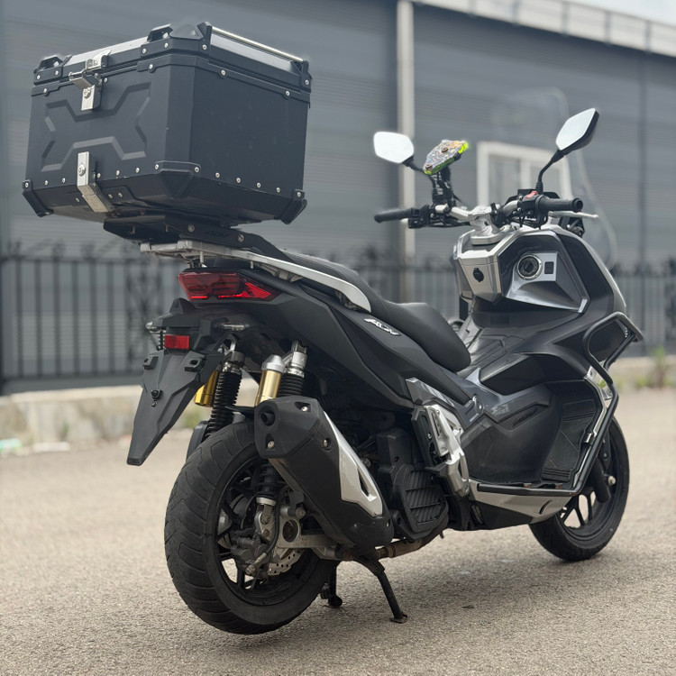 한솜 adv125 23년식 3만km 배달셋팅 스쿠터 저렴하게 판매합니다! 이미지