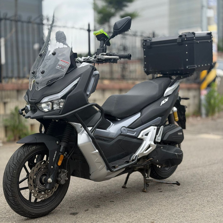 한솜 adv125 23년식 3만km 배달셋팅 스쿠터 저렴하게 판매합니다! 이미지
