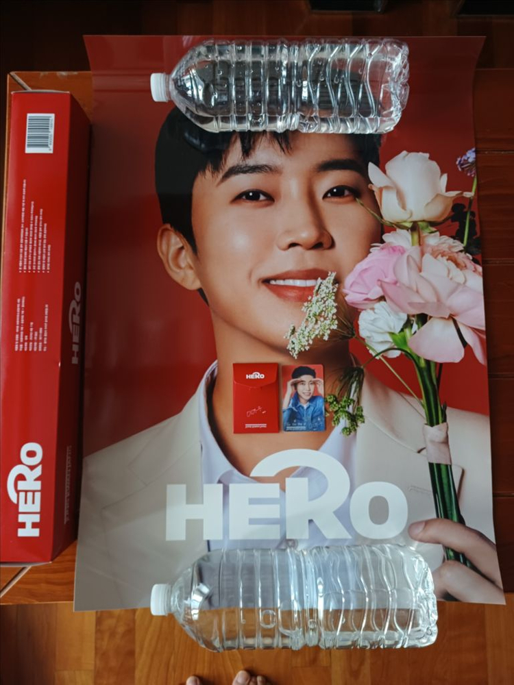 임영웅 HERO 포스터 + 포토카드 세트 이미지