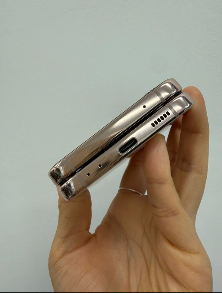갤럭시 Z플립4 핑크골드 256GB 이미지