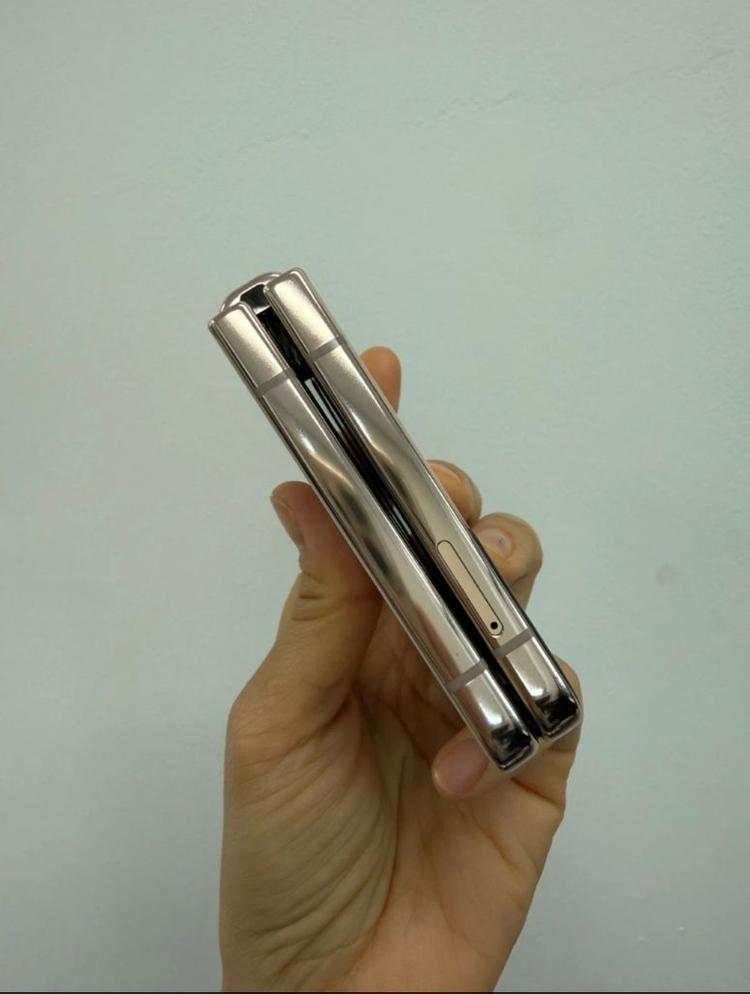 갤럭시 Z플립4 핑크골드 256GB 이미지