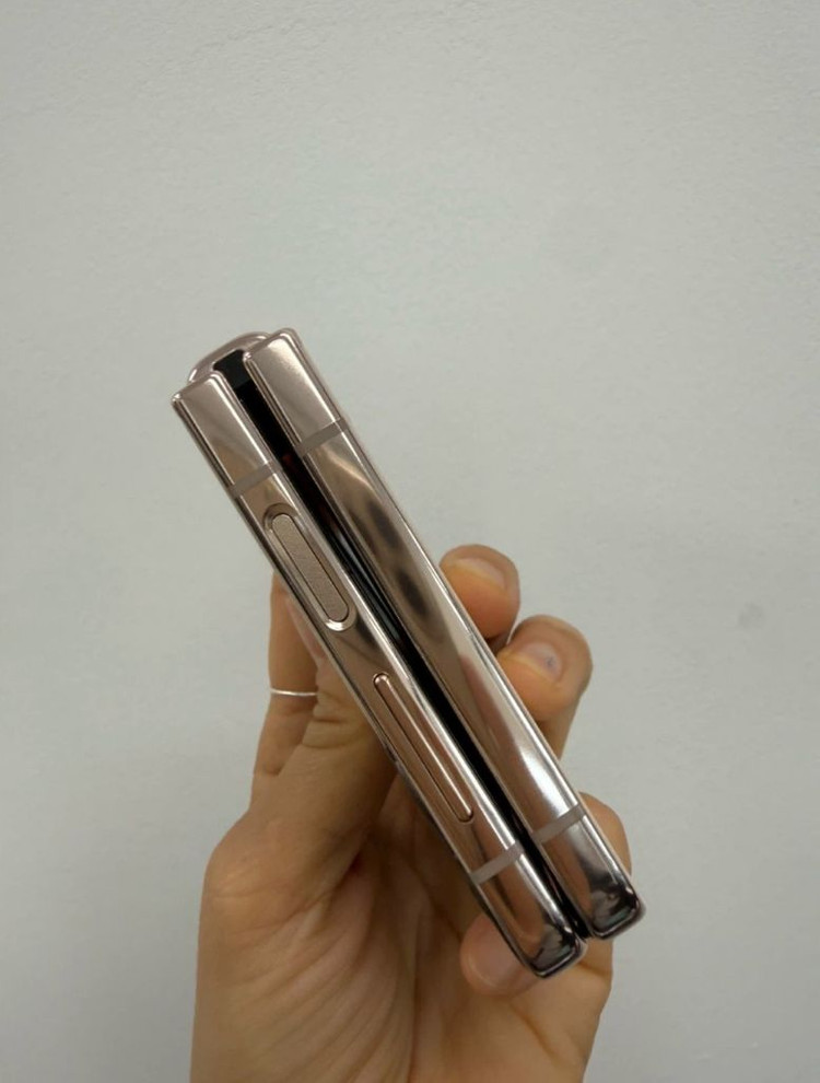 갤럭시 Z플립4 핑크골드 256GB 이미지