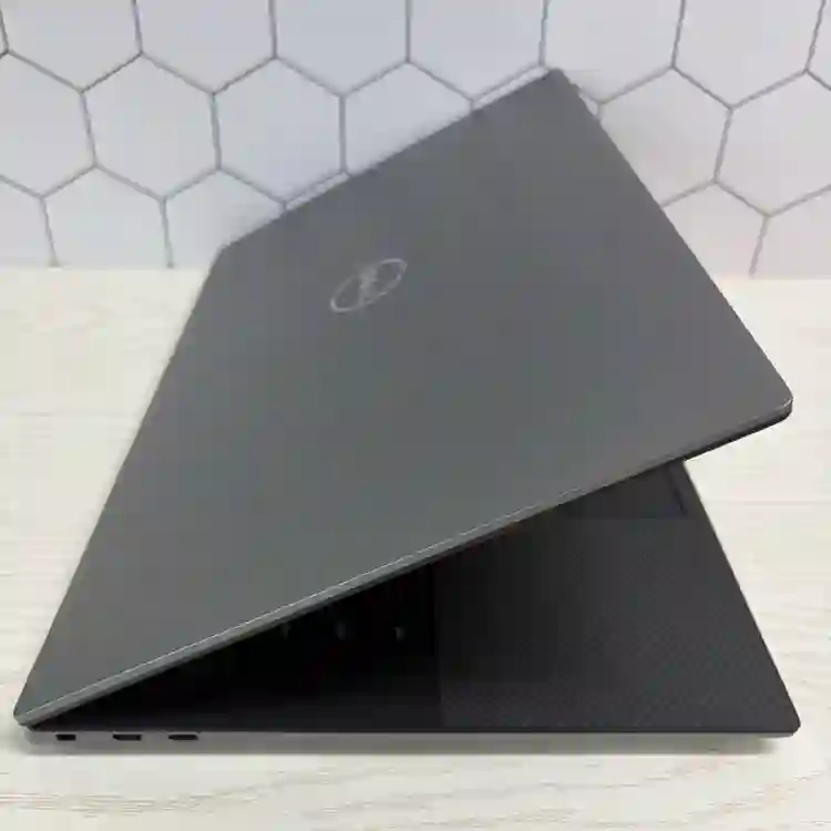 DELL Precision 5570 i7 RTX A1000 32GB 고성능 업무용 워크스테이션 노트북 이미지