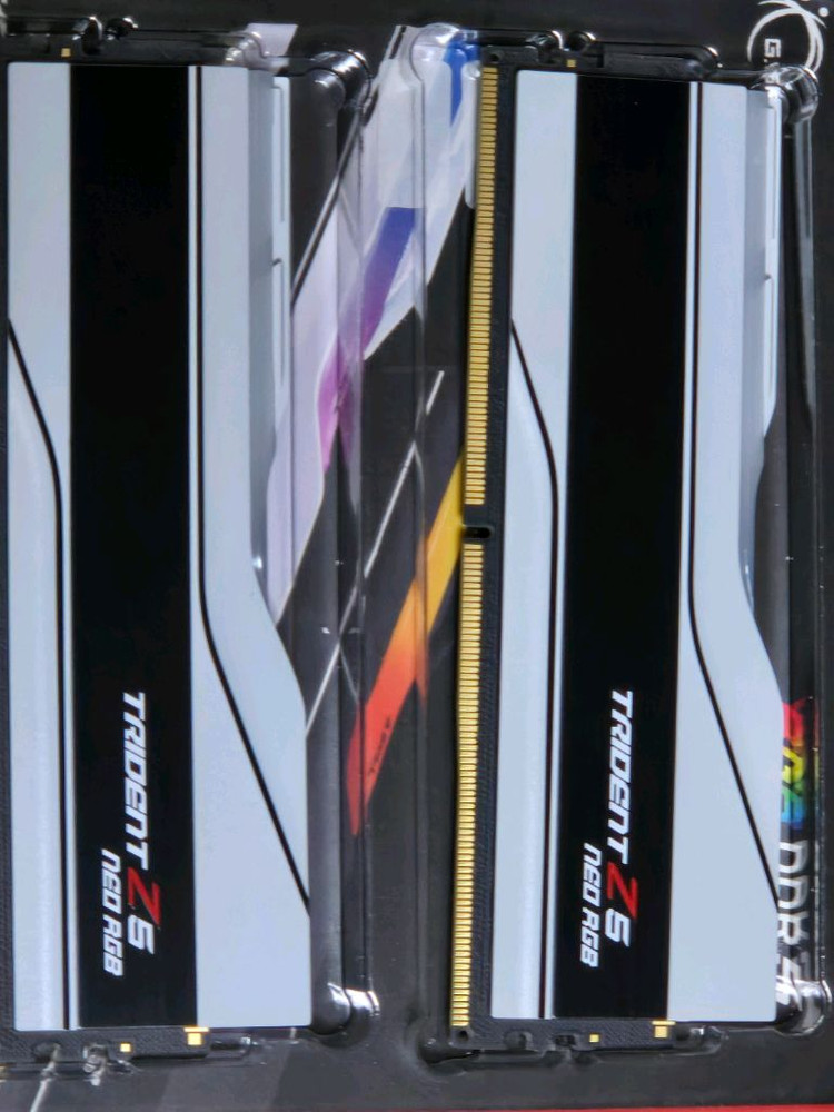 지스킬 ddr5 16 x 2 32gb 6000 cl30 화이트 팔아요 국내정품 이미지