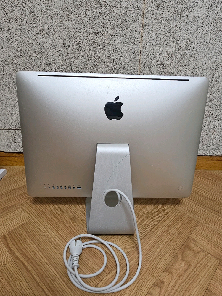 애플 아이맥 21.5인치 2011년형 이미지