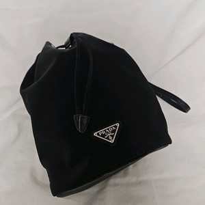 프라다 리나일론 파우치 버킷백 이미지