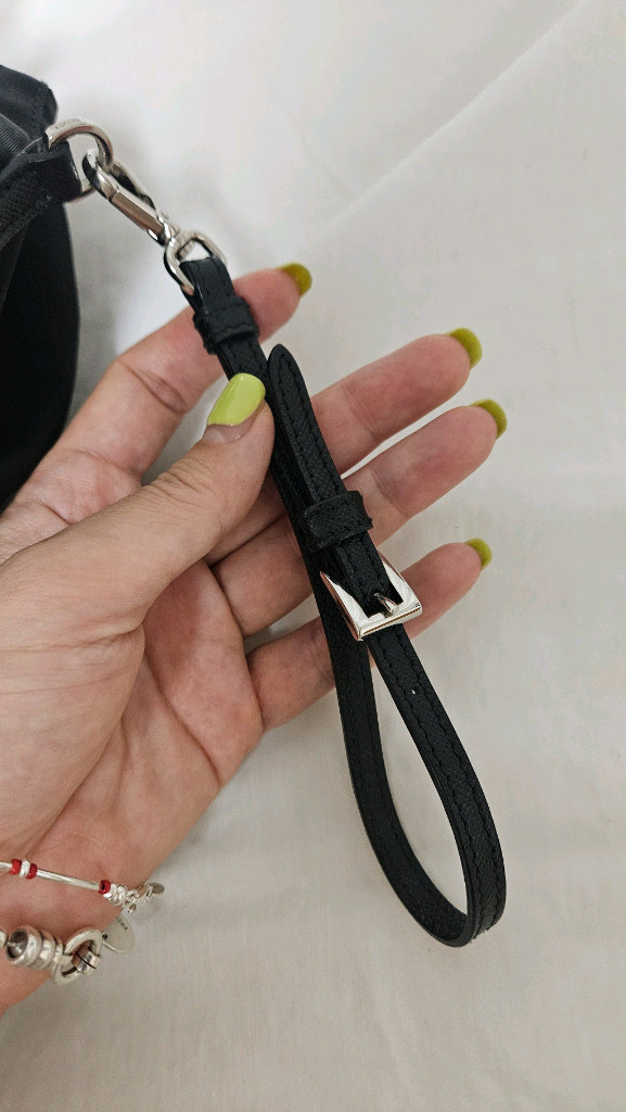 프라다 리나일론 파우치 버킷백 이미지